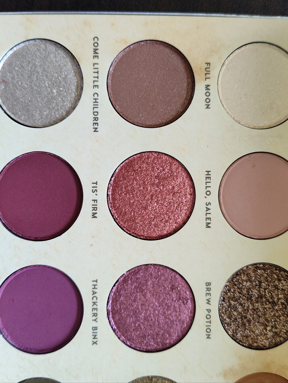 Hocus Pocus Gather Round Sisters eyeshadow pressed powder palette Disney collab - Picture 8 of 9